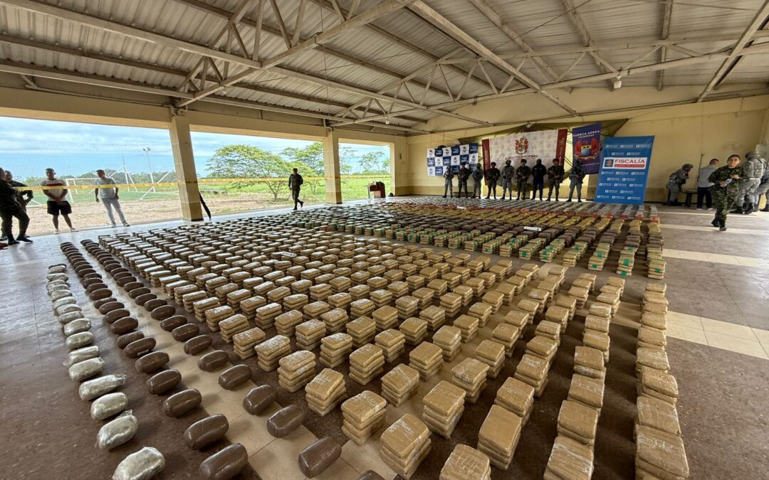 DETIENEN CAMIONA’O LLENO DE MARIHUANA Y COCAÍNA EN PAZ DE ARIPORO